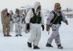 ВДВ РФ успешно высадились на Северном полюсе